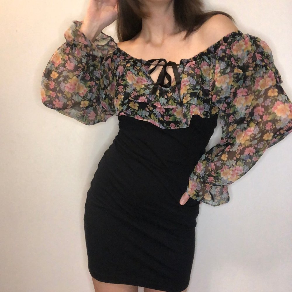 1990s Vintage Off The Shoulder Floral Ruffle Mini